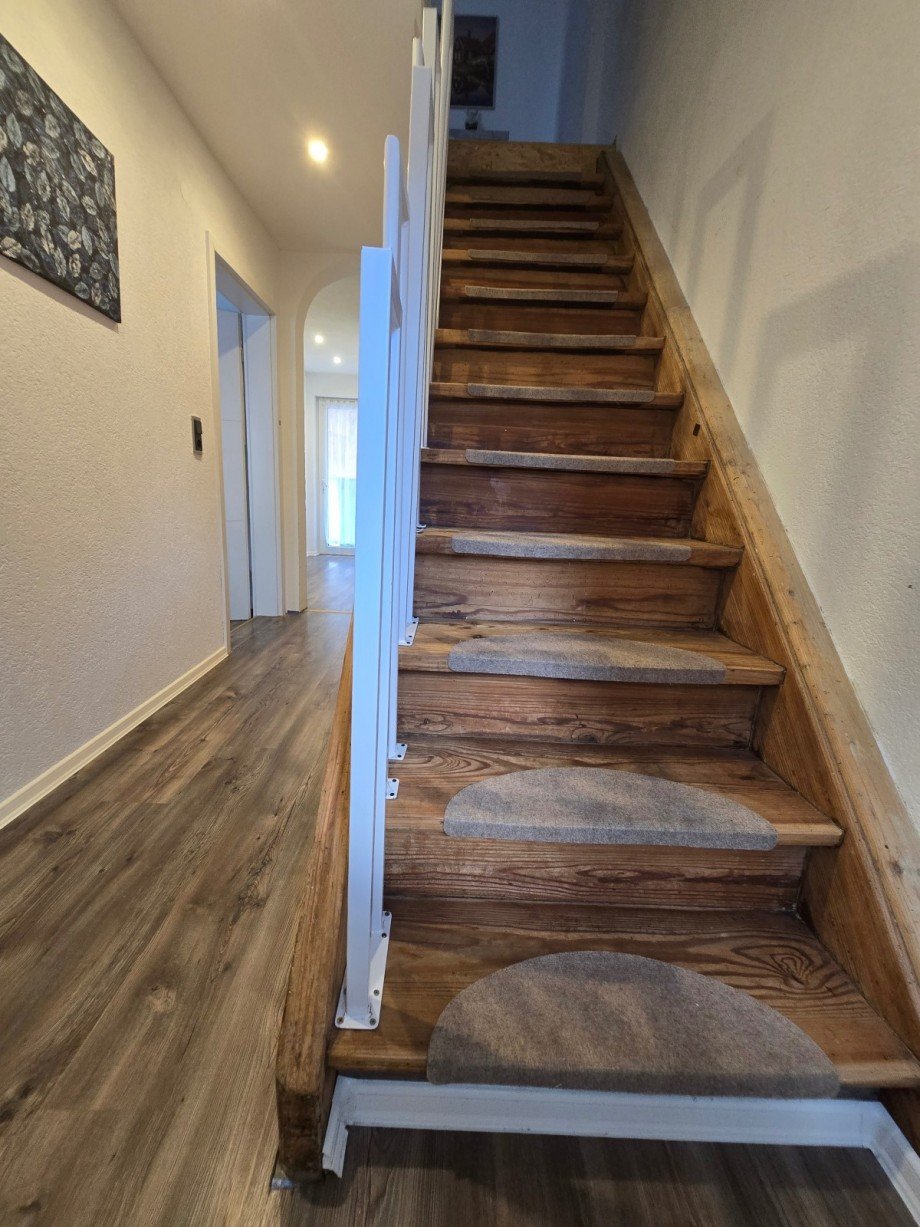 Treppe in das 1. OG Reihenmittelhaus Mudau